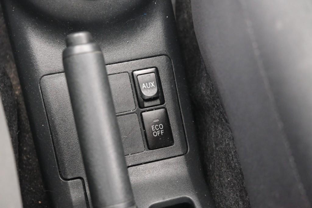 Toyota Yaris 1.3 VVTi 100pk 5-drs Comfort | Airco | Elektrische ramen | Trekhaak afbeelding 14