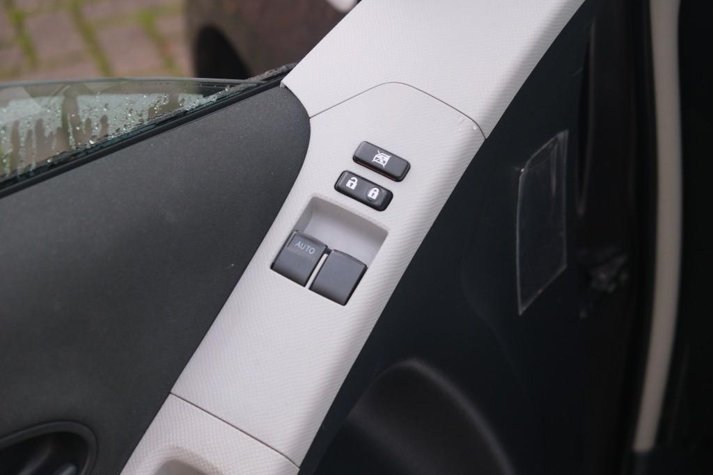 Toyota Yaris 1.3 VVTi 100pk 5-drs Comfort | Airco | Elektrische ramen | Trekhaak afbeelding 15