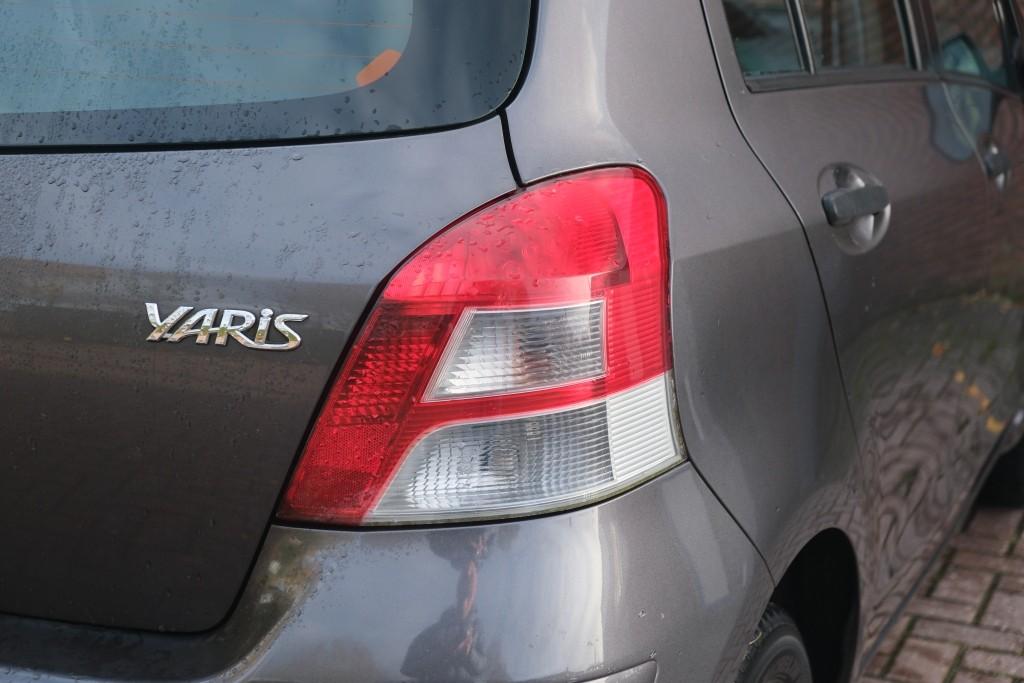 Toyota Yaris 1.3 VVTi 100pk 5-drs Comfort | Airco | Elektrische ramen | Trekhaak afbeelding 19