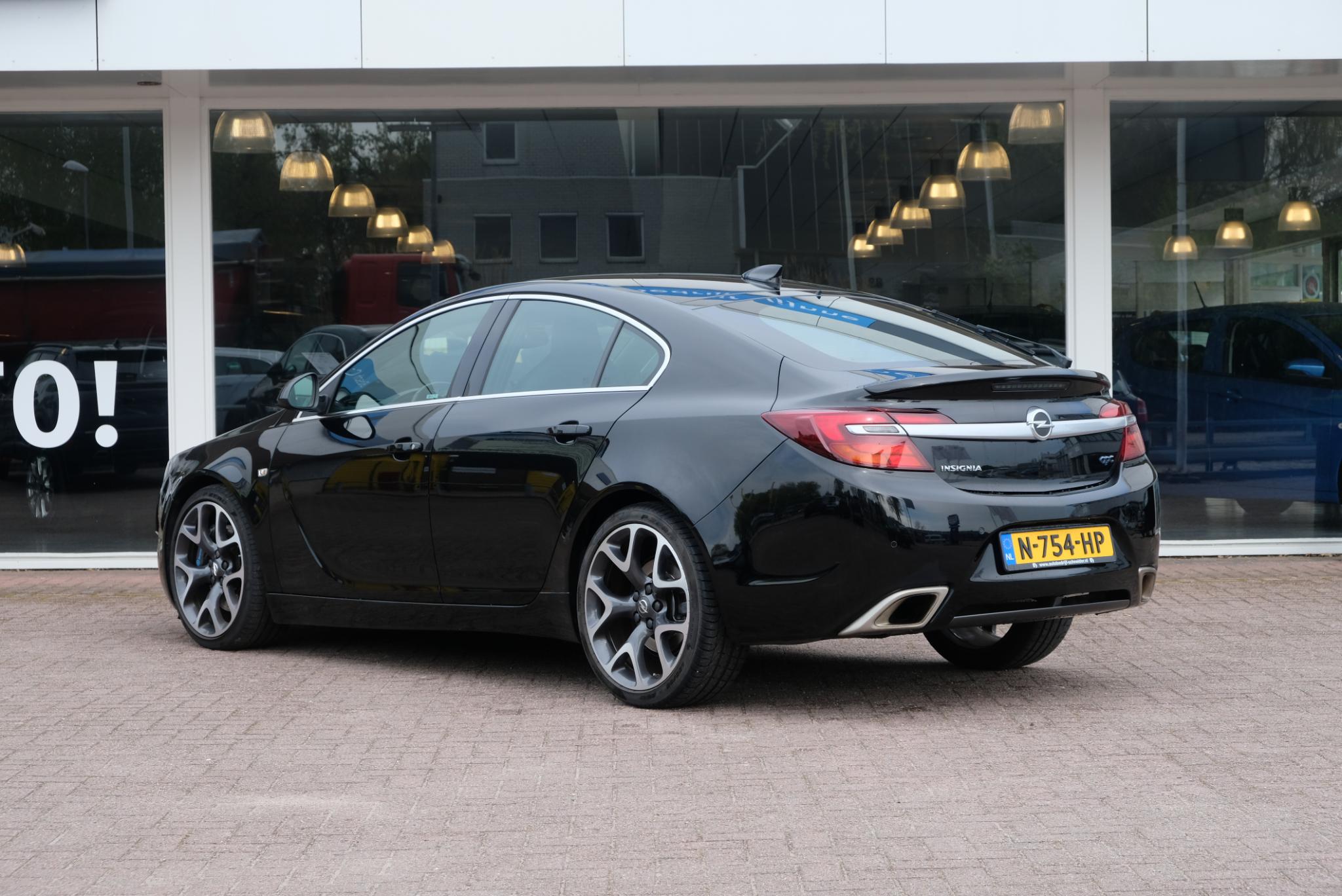 Opel Insignia 2.8 T 325pk 4x4 Aut. OPC | Navi | Climate | Leder | 20" velgen |  Bose | 2e eigenaar afbeelding 5
