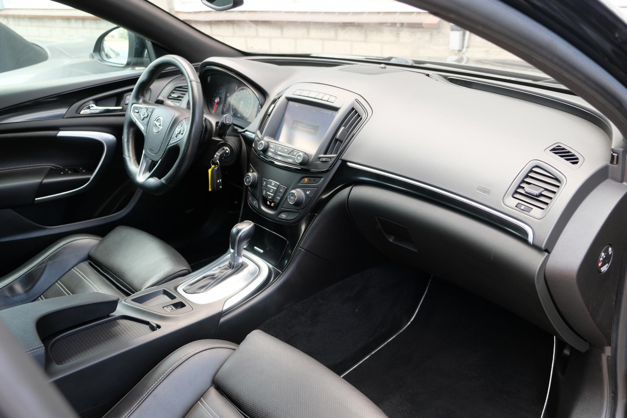 Opel Insignia 2.8 T 325pk 4x4 Aut. OPC | Navi | Climate | Leder | 20" velgen |  Bose | 2e eigenaar afbeelding 9