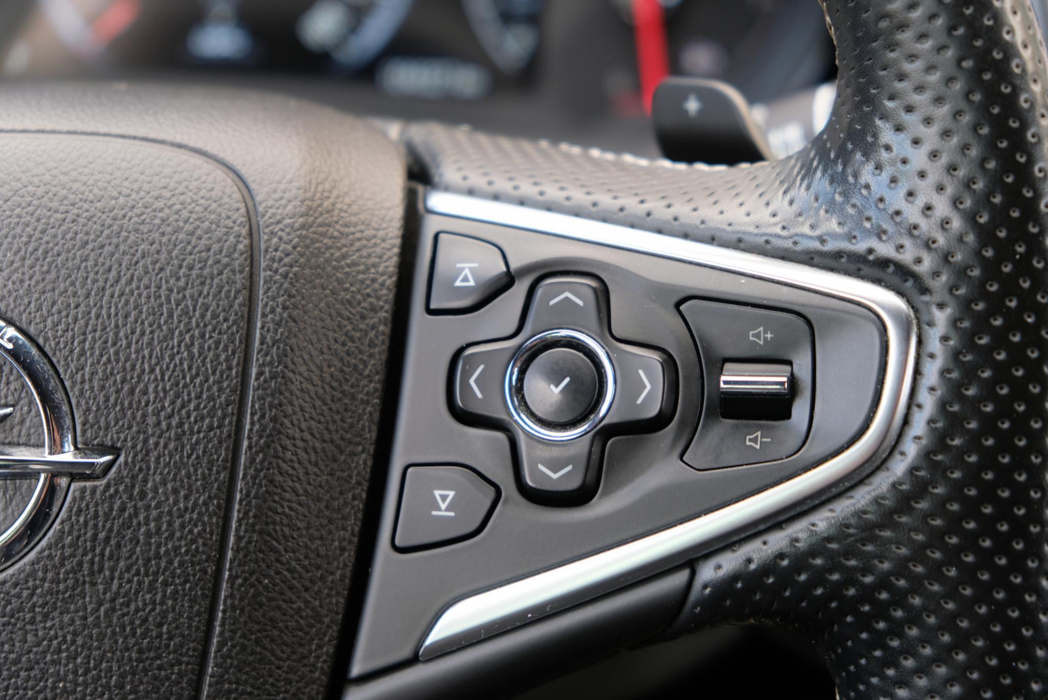 Opel Insignia 2.8 T 325pk 4x4 Aut. OPC | Navi | Climate | Leder | 20" velgen |  Bose | 2e eigenaar afbeelding 20