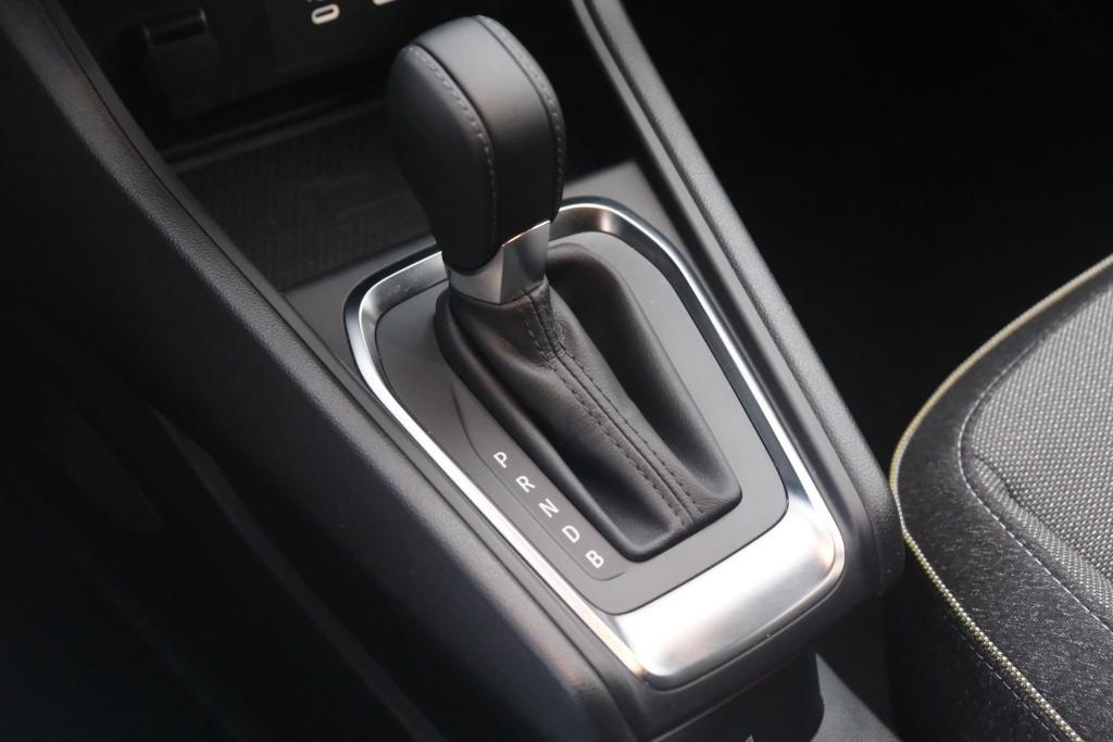 Renault Captur 1.6 E-Tech full hybrid 145pk EDC techno | Navi | App Connect | Climate | Camera | PDC | Winter Pakket afbeelding 20