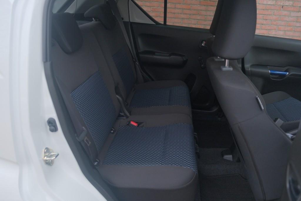 Suzuki Ignis 1.2 83pk Smart Hybrid Select | App Connect | Airco | Camera | Stoelverwarming | 16" velgen afbeelding 3