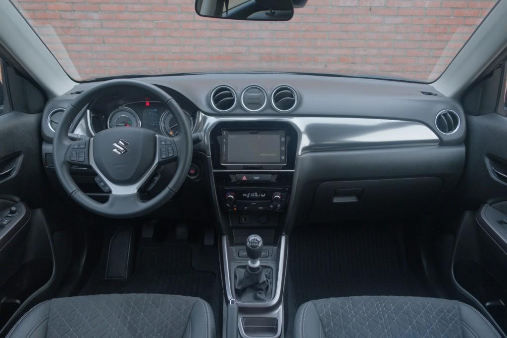 Suzuki Vitara 1.4 Boosterjet 130pk Style Smart Hybrid | Navi | App Connect | Climate | Adaptive Cruise | Panoramadak | Camera | Keyless | Blind Spot afbeelding 7