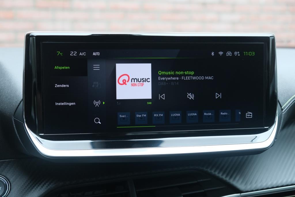 Peugeot 2008 1.2 Hybrid 145pk e-DCS6 GT | Navi | App Connect | Adaptive Cruise | Keyless | Alcantara | Camera | PDC afbeelding 17