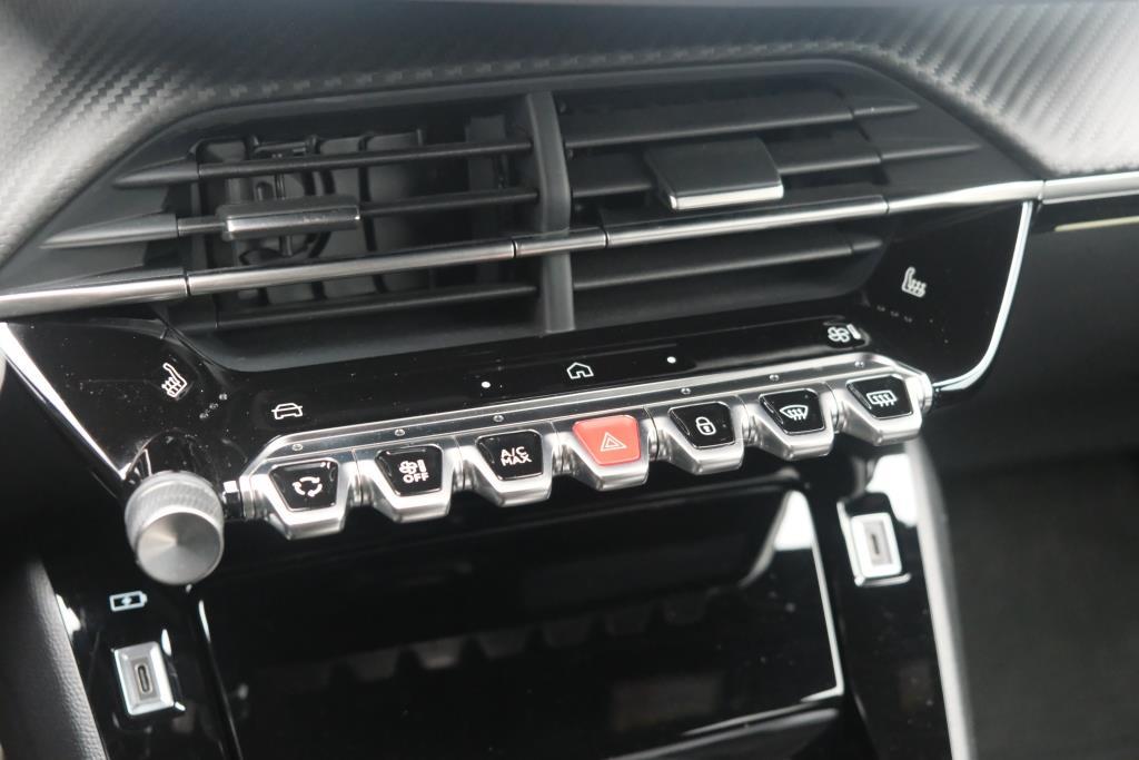 Peugeot 2008 1.2 Hybrid 145pk e-DCS6 GT | Navi | App Connect | Adaptive Cruise | Keyless | Alcantara | Camera | PDC afbeelding 21