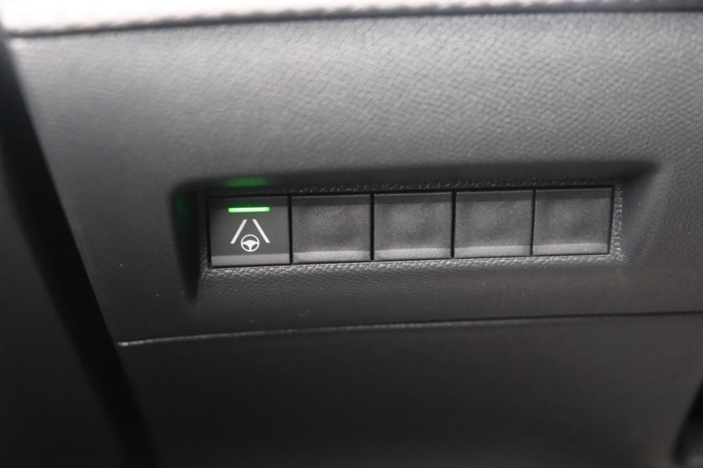 Peugeot 2008 1.2 Hybrid 145pk e-DCS6 GT | Navi | App Connect | Adaptive Cruise | Keyless | Alcantara | Camera | PDC afbeelding 26