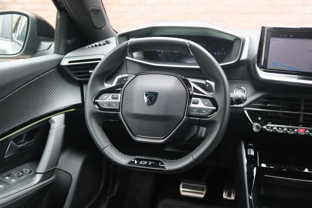 Peugeot 2008 1.2 Hybrid 145pk e-DCS6 GT | Navi | App Connect | Adaptive Cruise | Keyless | Alcantara | Camera | PDC afbeelding 11