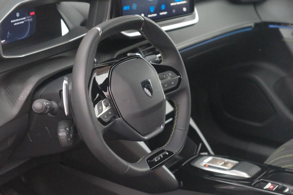 Peugeot 2008 1.2 Hybrid 145pk e-DCS6 GT | Navi | App Connect | Adaptive Cruise | Keyless | Alcantara | Camera | PDC afbeelding 8