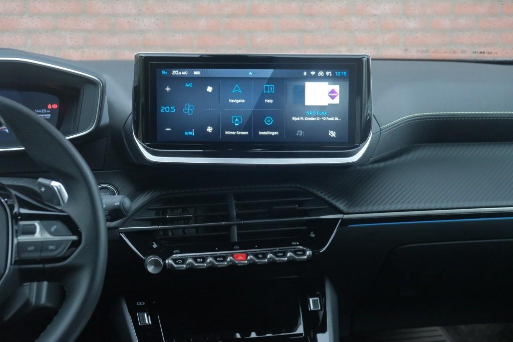 Peugeot 2008 1.2 Hybrid 145pk e-DCS6 GT | Navi | App Connect | Adaptive Cruise | Keyless | Alcantara | Camera | PDC afbeelding 14