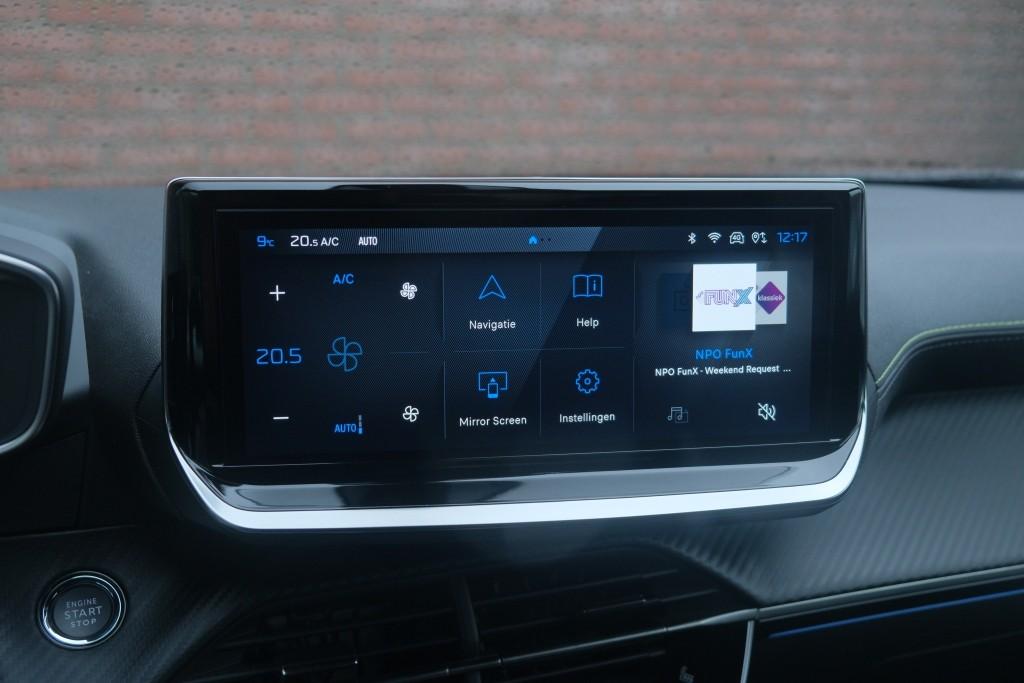 Peugeot 2008 1.2 Hybrid 145pk e-DCS6 GT | Navi | App Connect | Adaptive Cruise | Keyless | Alcantara | Camera | PDC afbeelding 15