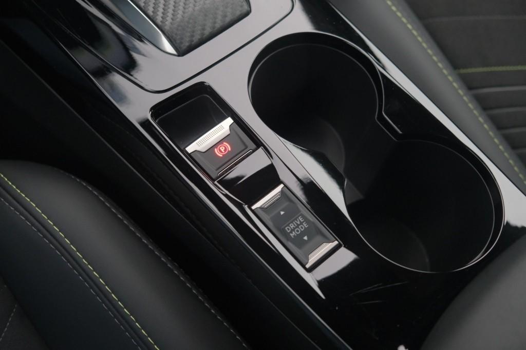 Peugeot 2008 1.2 Hybrid 145pk e-DCS6 GT | Navi | App Connect | Adaptive Cruise | Keyless | Alcantara | Camera | PDC afbeelding 24