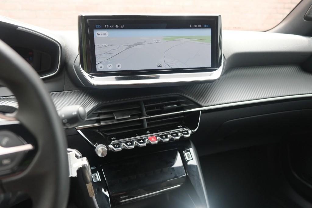 Peugeot 2008 1.2 PureTech 100pk Allure | Navi | App Connect | Climate | Cruise | Camera | PDC afbeelding 11