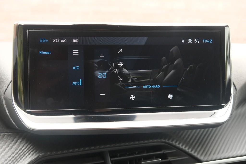 Peugeot 2008 1.2 PureTech 100pk Allure | Navi | App Connect | Climate | Cruise | Camera | PDC afbeelding 14