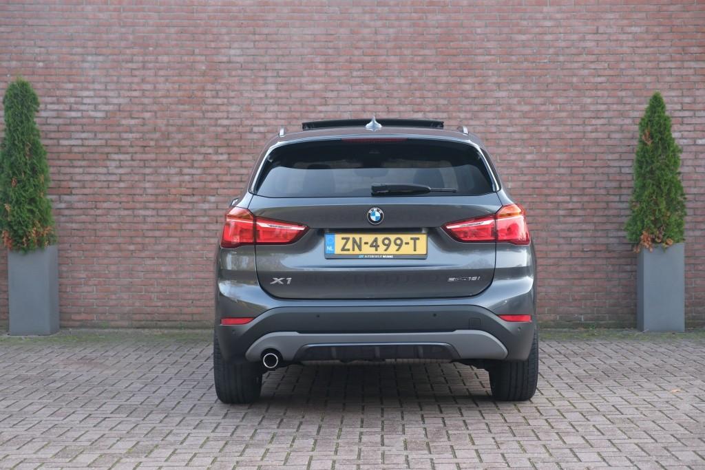 BMW X1 sDrive18i 140pk Aut. High Executive | Navi | Climate | Panoramadak | Head-up Display | Elektrische Achterklep | Stoelverwarming | PDC | Trekhaak afbeelding 36