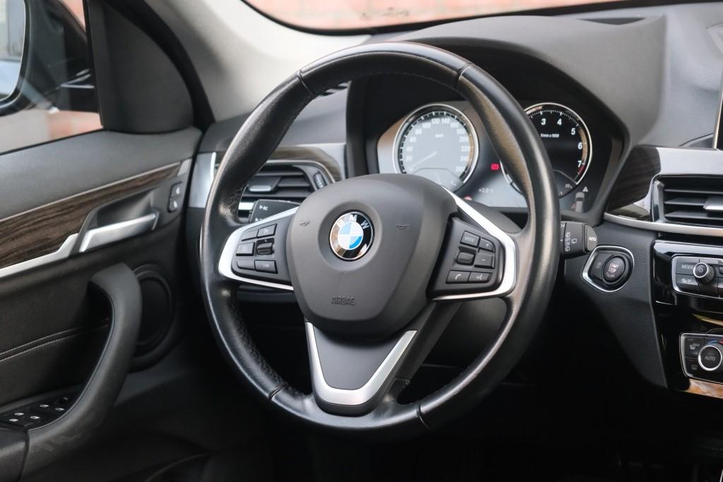 BMW X1 sDrive18i 140pk Aut. High Executive | Navi | Climate | Panoramadak | Head-up Display | Elektrische Achterklep | Stoelverwarming | PDC | Trekhaak afbeelding 13