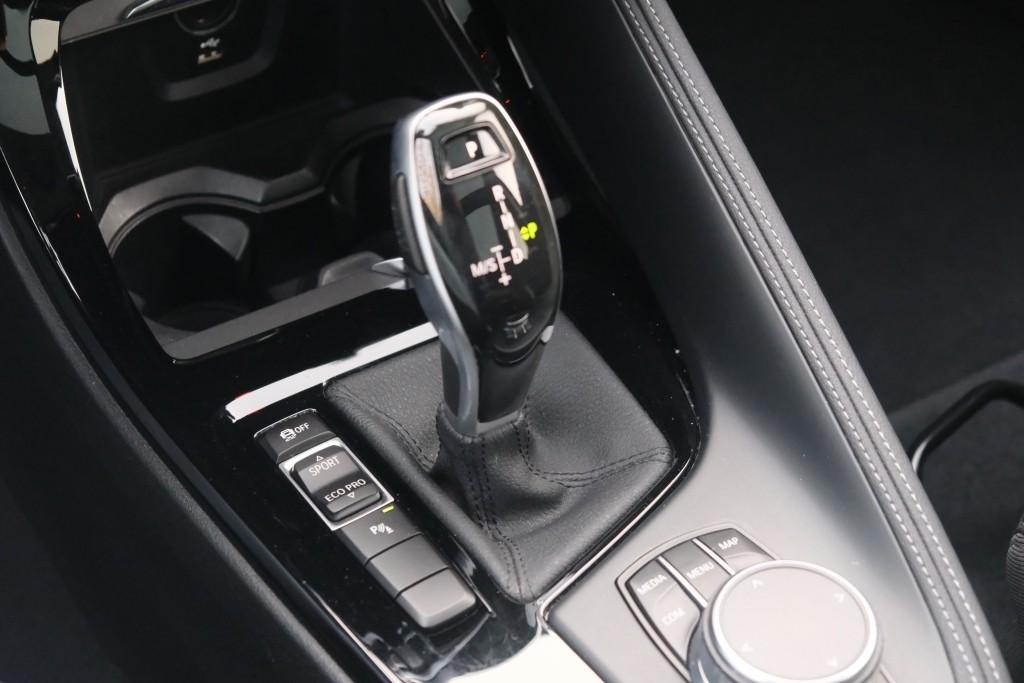 BMW X1 sDrive18i 140pk Aut. High Executive | Navi | Climate | Panoramadak | Head-up Display | Elektrische Achterklep | Stoelverwarming | PDC | Trekhaak afbeelding 28