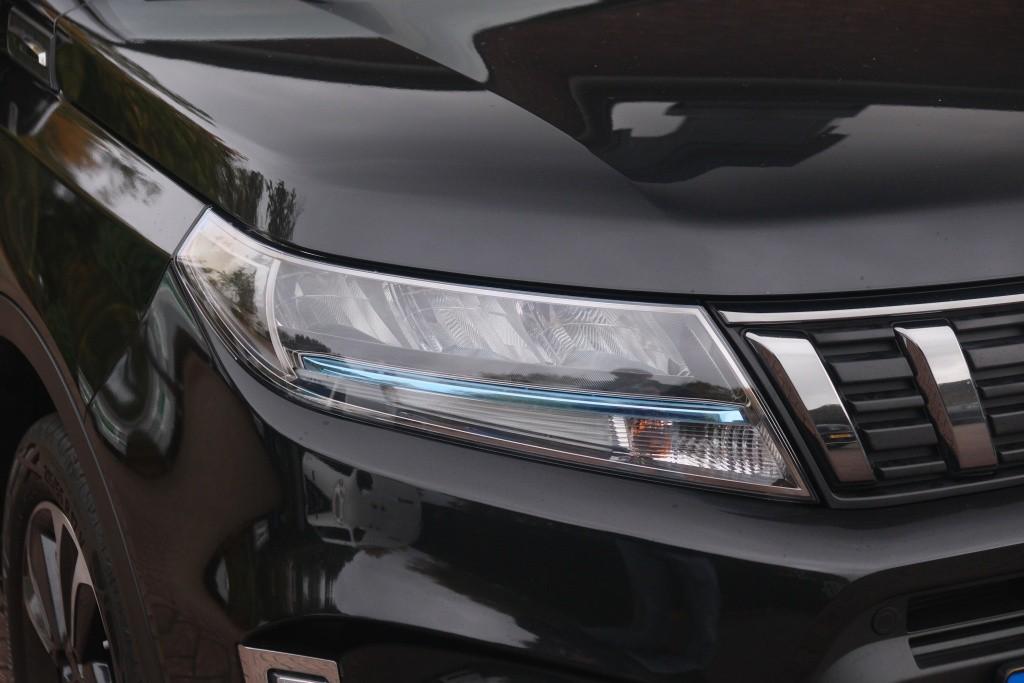 Suzuki Vitara 1.4 Boosterjet 130pk Style Smart Hybrid | Navi | App Connect | Climate | Adaptive Cruise | Panoramadak | Camera | Keyless | Blind Spot afbeelding 2