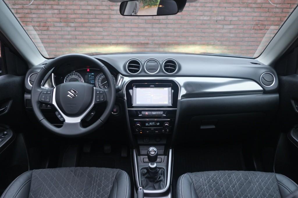 Suzuki Vitara 1.4 Boosterjet 130pk Style Smart Hybrid | Navi | App Connect | Climate | Adaptive Cruise | Panoramadak | Camera | Keyless | Blind Spot afbeelding 7