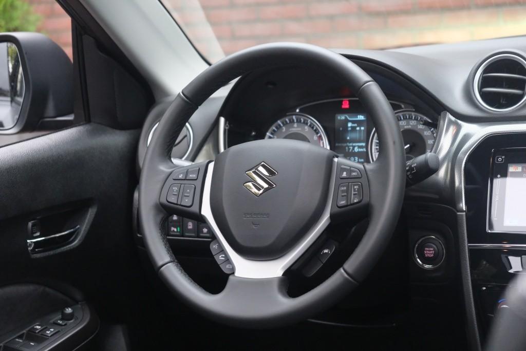 Suzuki Vitara 1.4 Boosterjet 130pk Style Smart Hybrid | Navi | App Connect | Climate | Adaptive Cruise | Panoramadak | Camera | Keyless | Blind Spot afbeelding 12