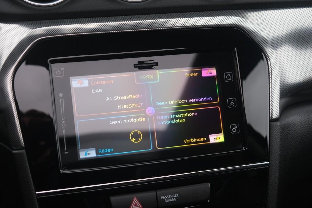 Suzuki Vitara 1.4 Boosterjet 130pk Style Smart Hybrid | Navi | App Connect | Climate | Adaptive Cruise | Panoramadak | Camera | Keyless | Blind Spot afbeelding 17