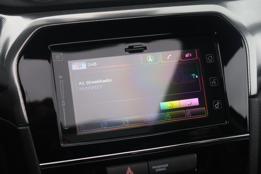 Suzuki Vitara 1.4 Boosterjet 130pk Style Smart Hybrid | Navi | App Connect | Climate | Adaptive Cruise | Panoramadak | Camera | Keyless | Blind Spot afbeelding 18