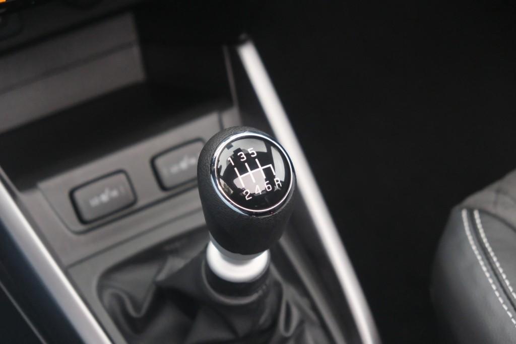 Suzuki Vitara 1.4 Boosterjet 130pk Style Smart Hybrid | Navi | App Connect | Climate | Adaptive Cruise | Panoramadak | Camera | Keyless | Blind Spot afbeelding 25