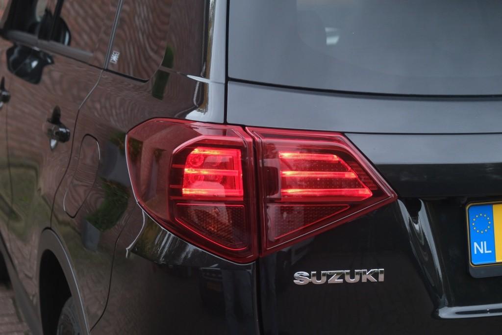 Suzuki Vitara 1.4 Boosterjet 130pk Style Smart Hybrid | Navi | App Connect | Climate | Adaptive Cruise | Panoramadak | Camera | Keyless | Blind Spot afbeelding 31