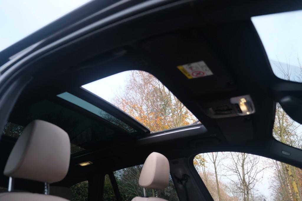 BMW X1 sDrive20i 192pk Aut. High Executive | M Sport | Navi | Climate | Panoramadak | Head-up Display | Elektrische Achterklep | Stoelverwarming | PDC | Trekhaak afbeelding 15