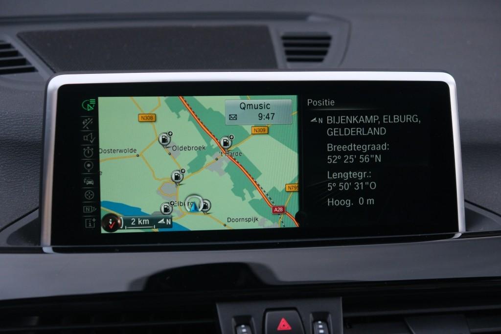 BMW X1 sDrive20i 192pk Aut. High Executive | M Sport | Navi | Climate | Panoramadak | Head-up Display | Elektrische Achterklep | Stoelverwarming | PDC | Trekhaak afbeelding 19