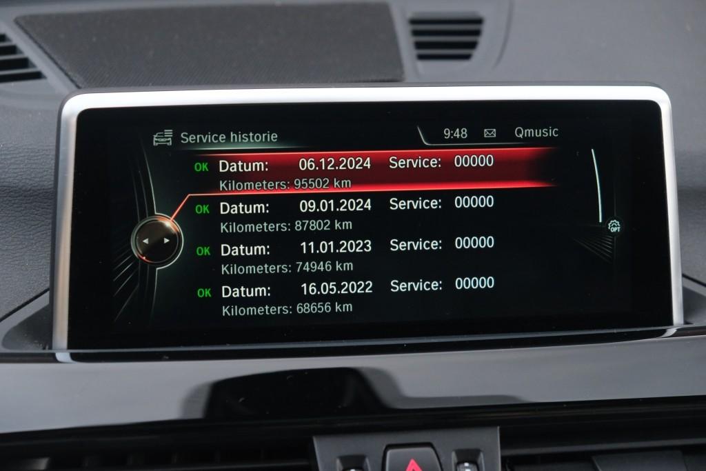 BMW X1 sDrive20i 192pk Aut. High Executive | M Sport | Navi | Climate | Panoramadak | Head-up Display | Elektrische Achterklep | Stoelverwarming | PDC | Trekhaak afbeelding 22