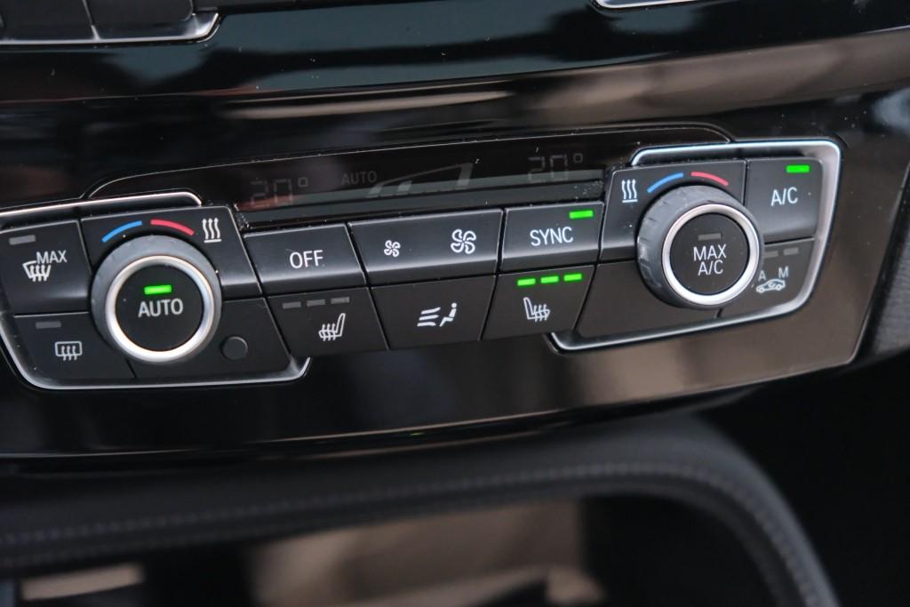 BMW X1 sDrive20i 192pk Aut. High Executive | M Sport | Navi | Climate | Panoramadak | Head-up Display | Elektrische Achterklep | Stoelverwarming | PDC | Trekhaak afbeelding 25