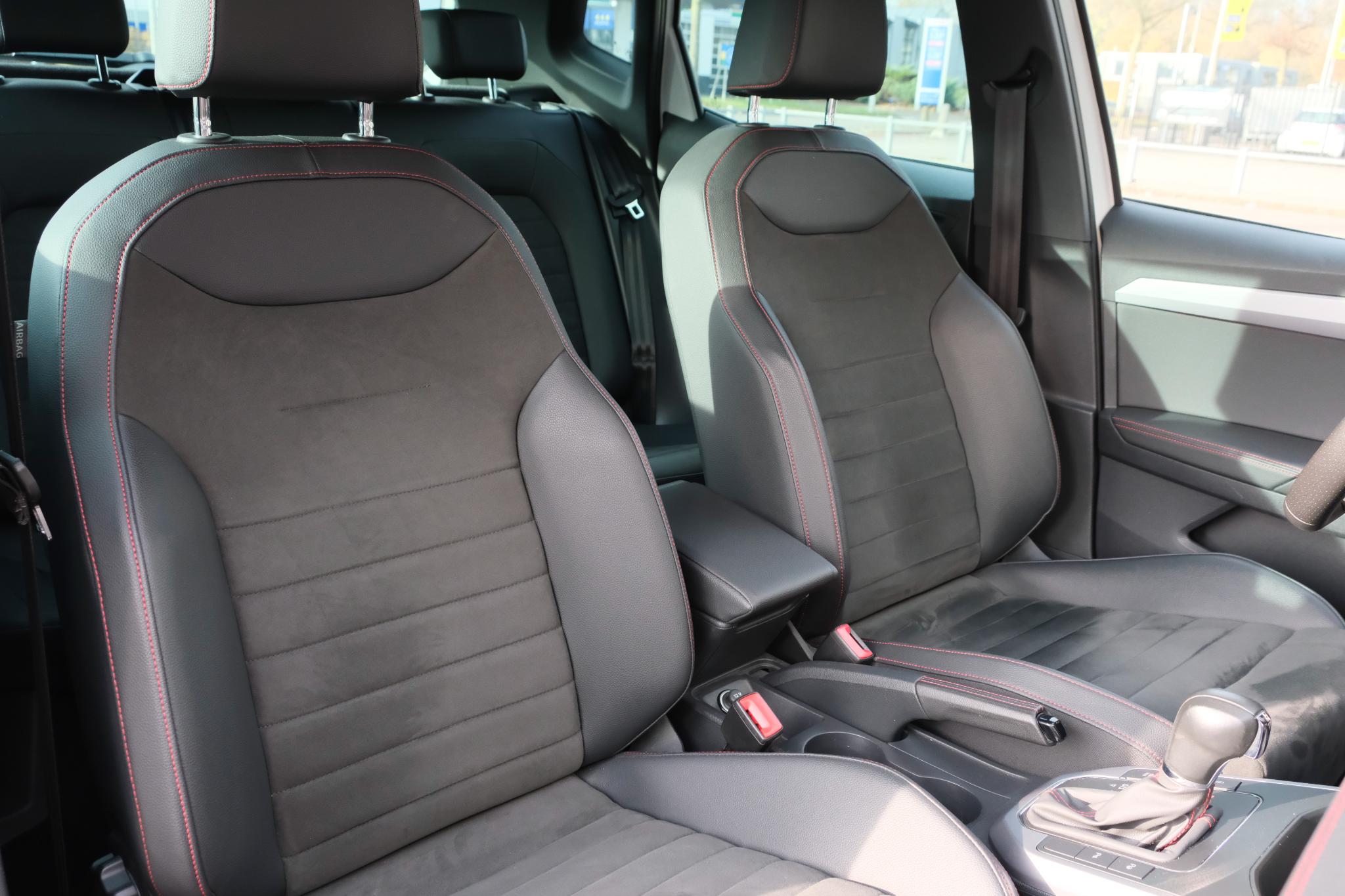 SEAT Arona 1.0 TSi 110pk DSG FR | Navi | App Connect | Climate | Cruise | Camera | Trekhaak afbeelding 9