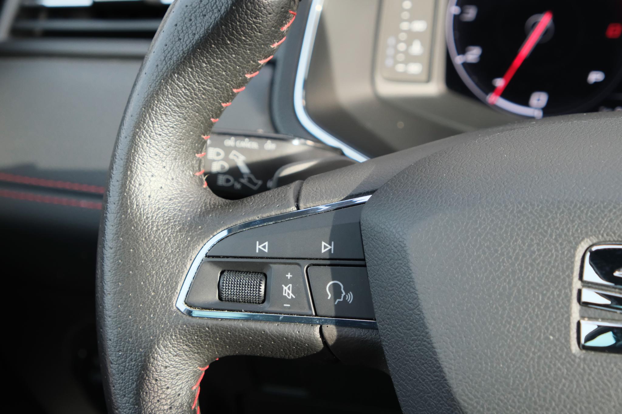 SEAT Arona 1.0 TSi 110pk DSG FR | Navi | App Connect | Climate | Cruise | Camera | Trekhaak afbeelding 14