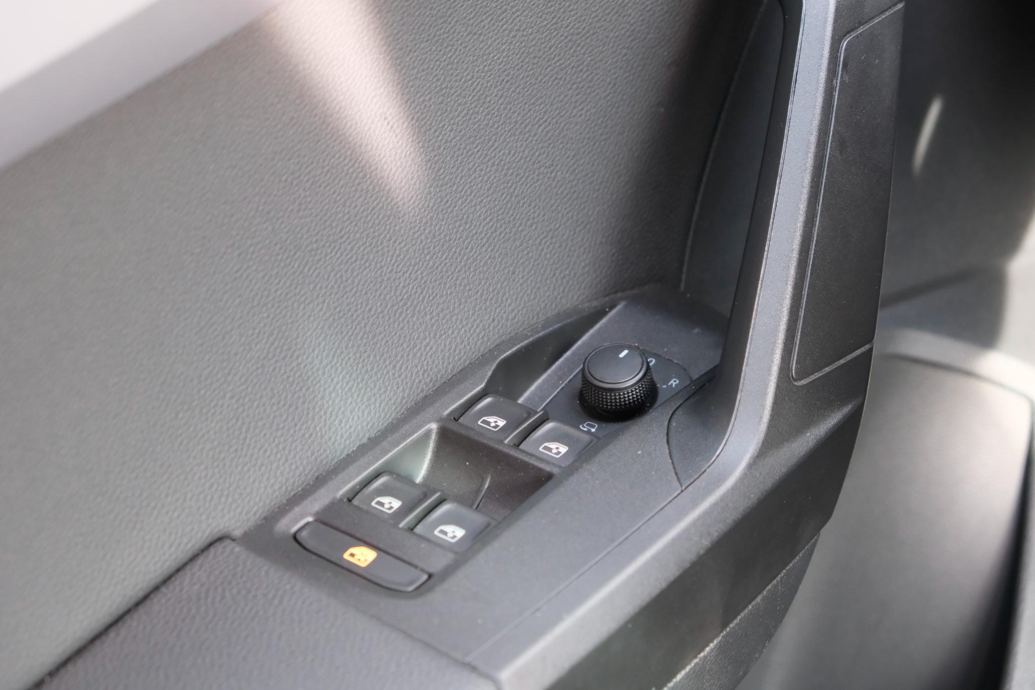 SEAT Arona 1.0 TSi 110pk DSG FR | Navi | App Connect | Climate | Cruise | Camera | Trekhaak afbeelding 16