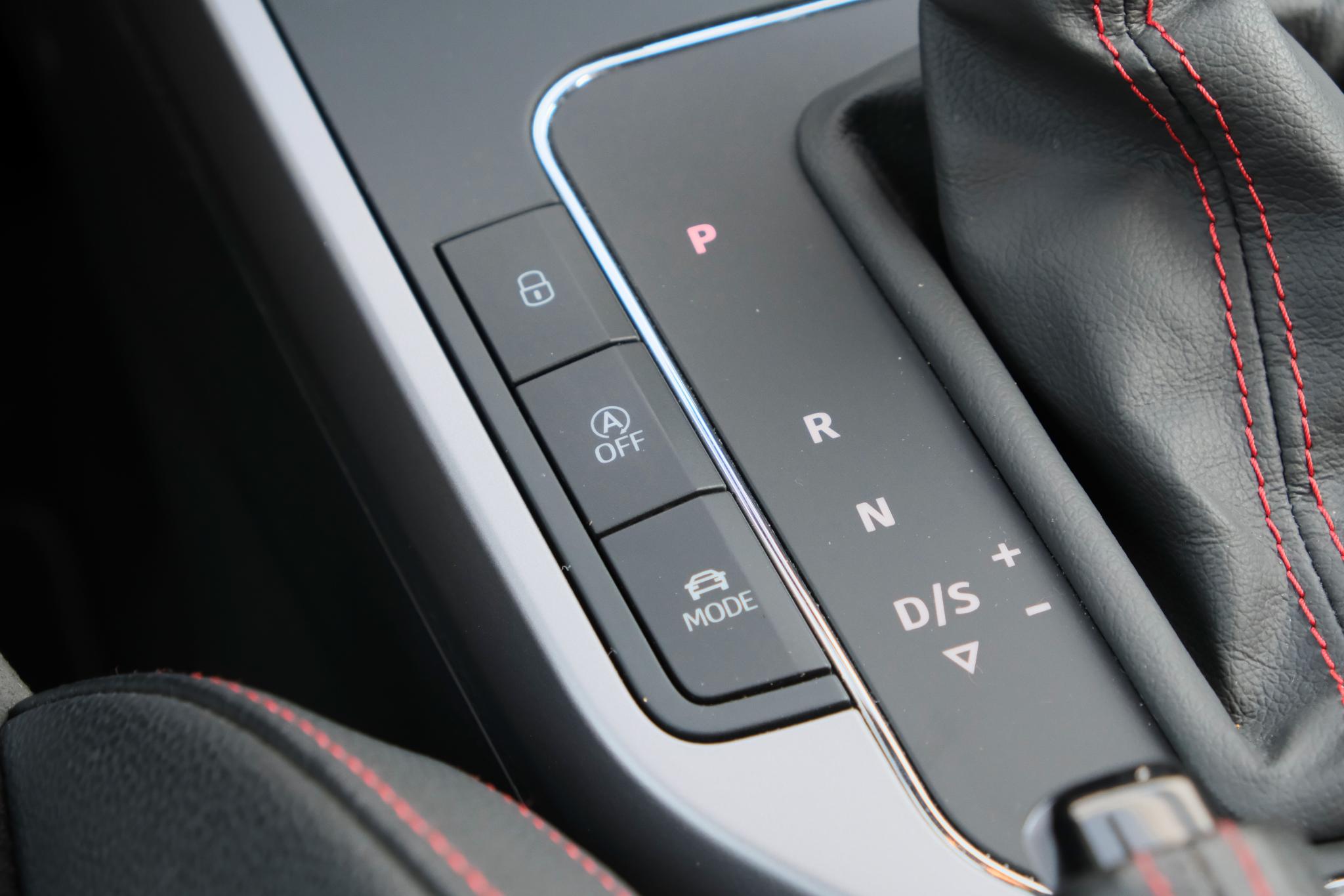 SEAT Arona 1.0 TSi 110pk DSG FR | Navi | App Connect | Climate | Cruise | Camera | Trekhaak afbeelding 17