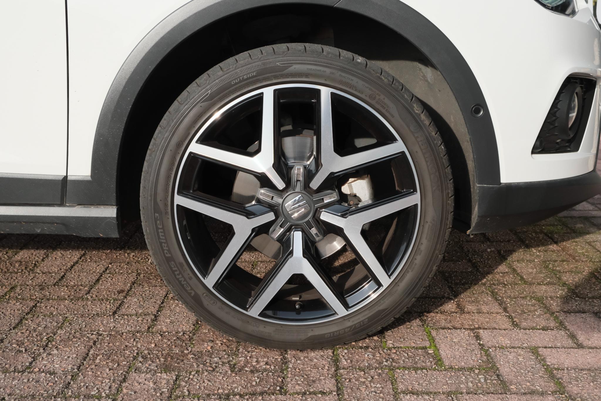 SEAT Arona 1.0 TSi 110pk DSG FR | Navi | App Connect | Climate | Cruise | Camera | Trekhaak afbeelding 25