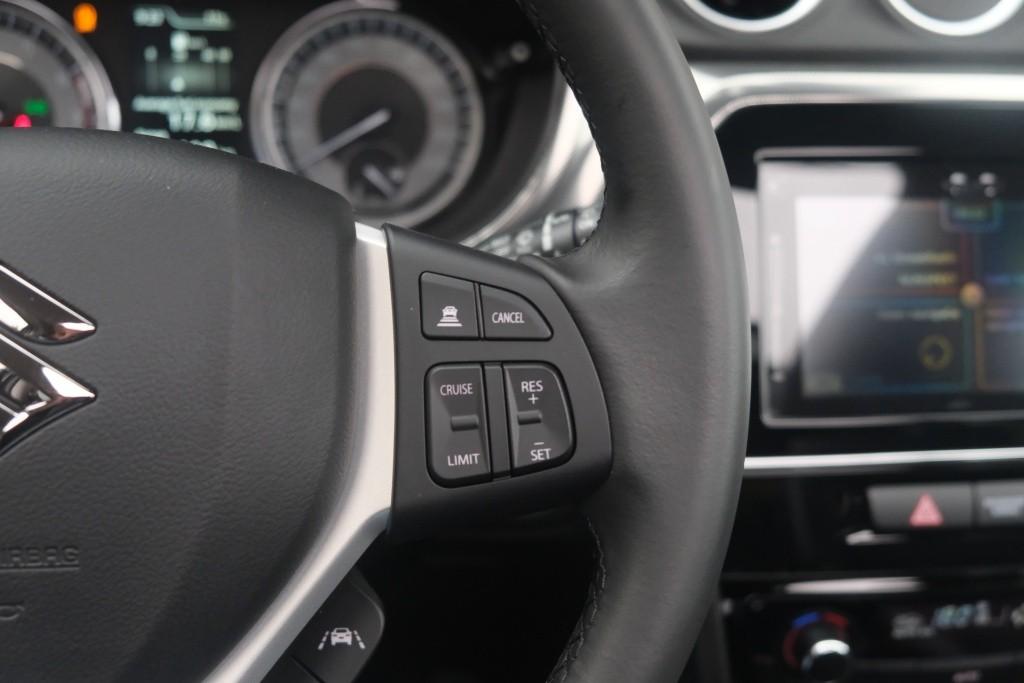 Suzuki Vitara 1.4 Boosterjet 130pk Style Smart Hybrid | Navi | App Connect | Climate | Adaptive Cruise | Panoramadak | Camera | Keyless | Blind Spot afbeelding 9
