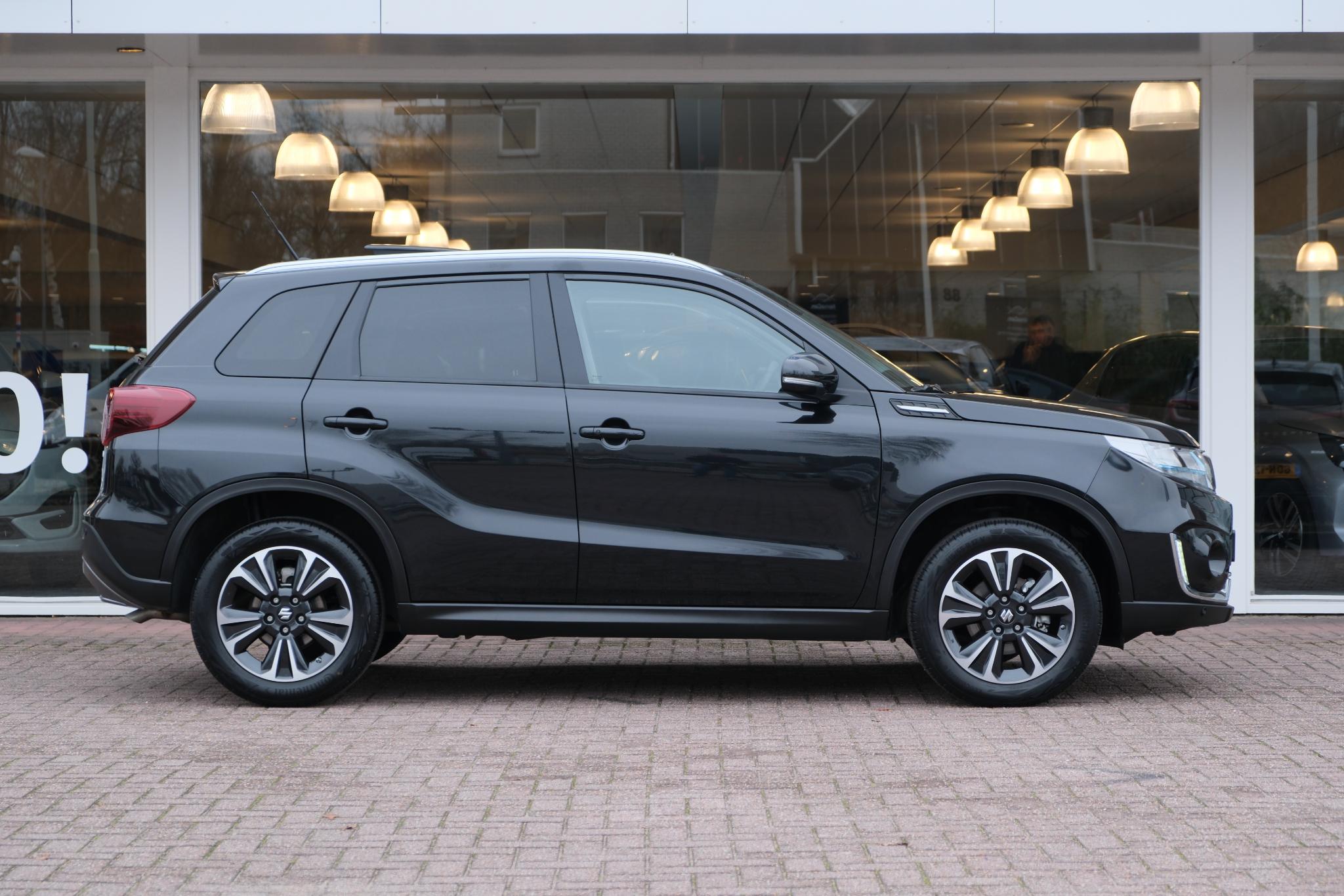 Suzuki Vitara 1.4 Boosterjet 130pk Style Smart Hybrid | Navi | App Connect | Climate | Adaptive Cruise | Panoramadak | Camera | Keyless | Blind Spot afbeelding 4