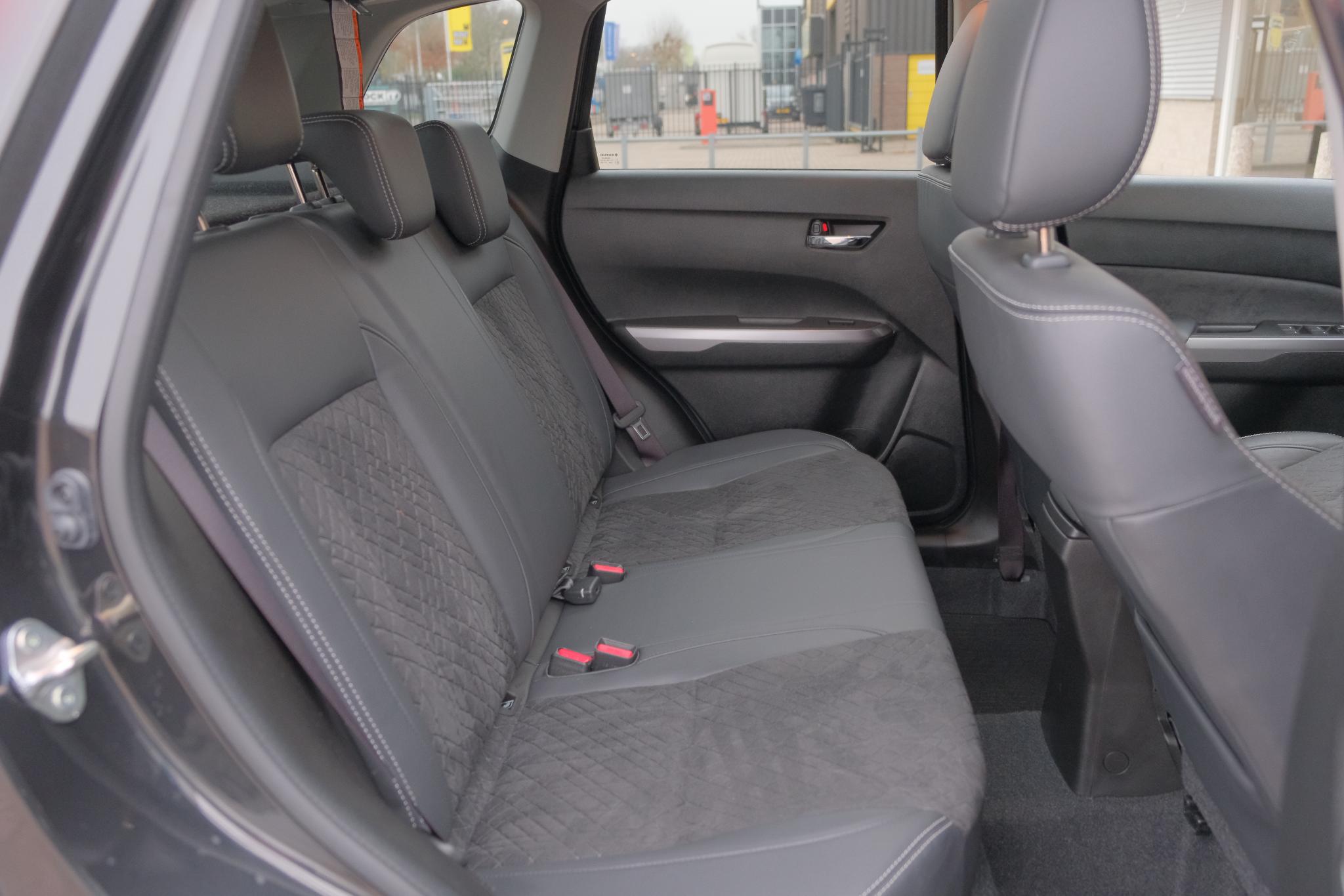 Suzuki Vitara 1.4 Boosterjet 130pk Style Smart Hybrid | Navi | App Connect | Climate | Adaptive Cruise | Panoramadak | Camera | Keyless | Blind Spot afbeelding 10