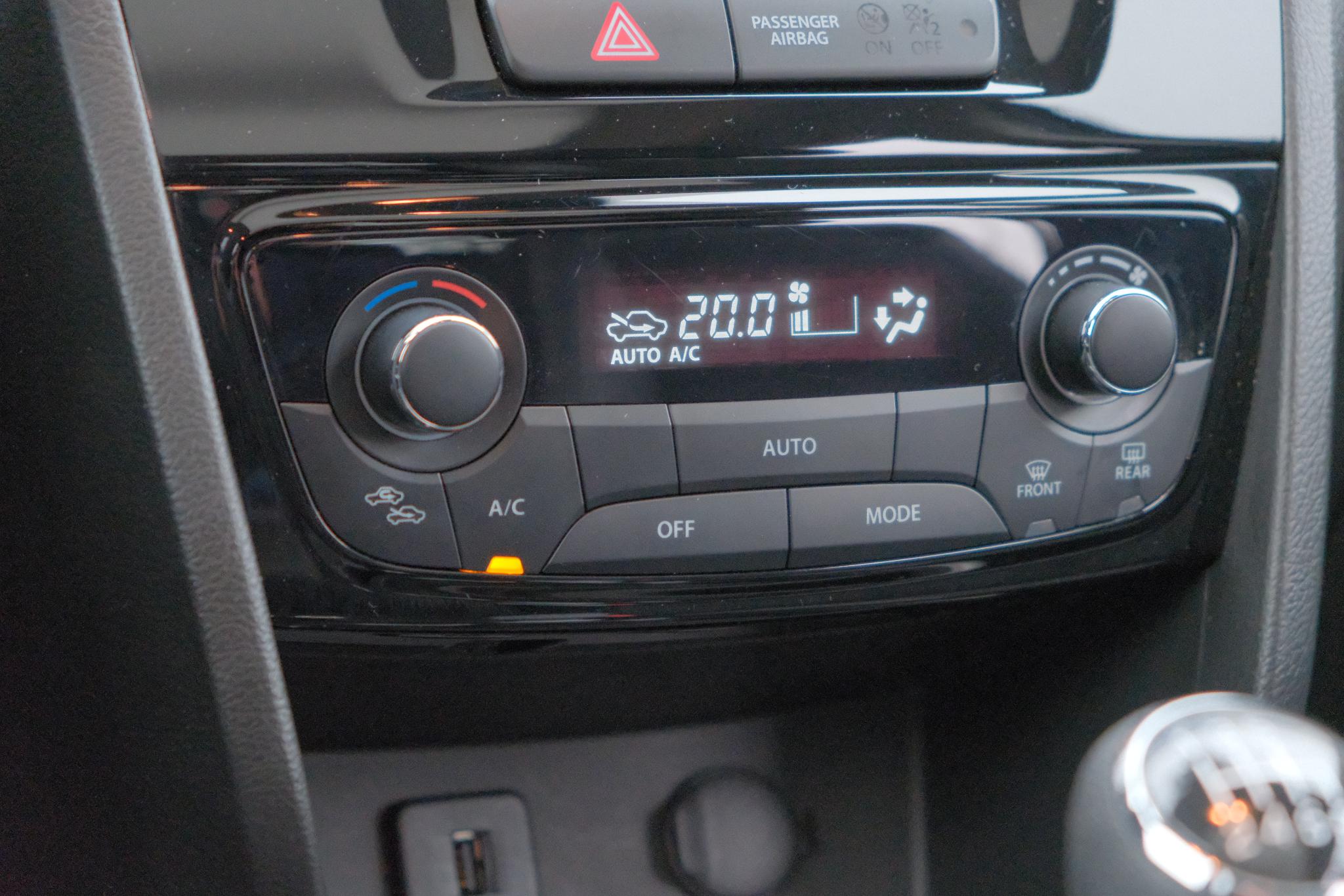 Suzuki Vitara 1.4 Boosterjet 130pk Style Smart Hybrid | Navi | App Connect | Climate | Adaptive Cruise | Panoramadak | Camera | Keyless | Blind Spot afbeelding 13