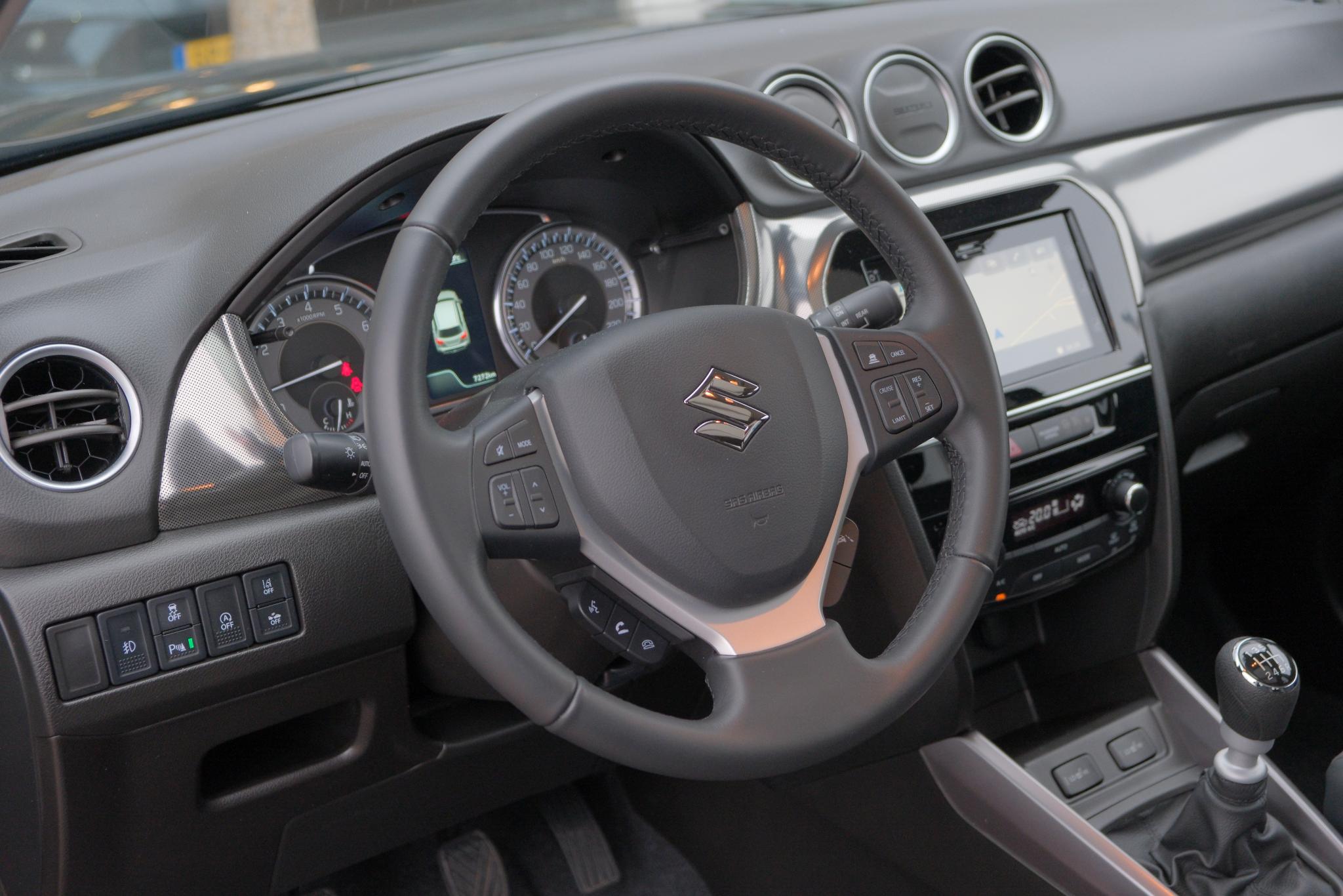 Suzuki Vitara 1.4 Boosterjet 130pk Style Smart Hybrid | Navi | App Connect | Climate | Adaptive Cruise | Panoramadak | Camera | Keyless | Blind Spot afbeelding 25