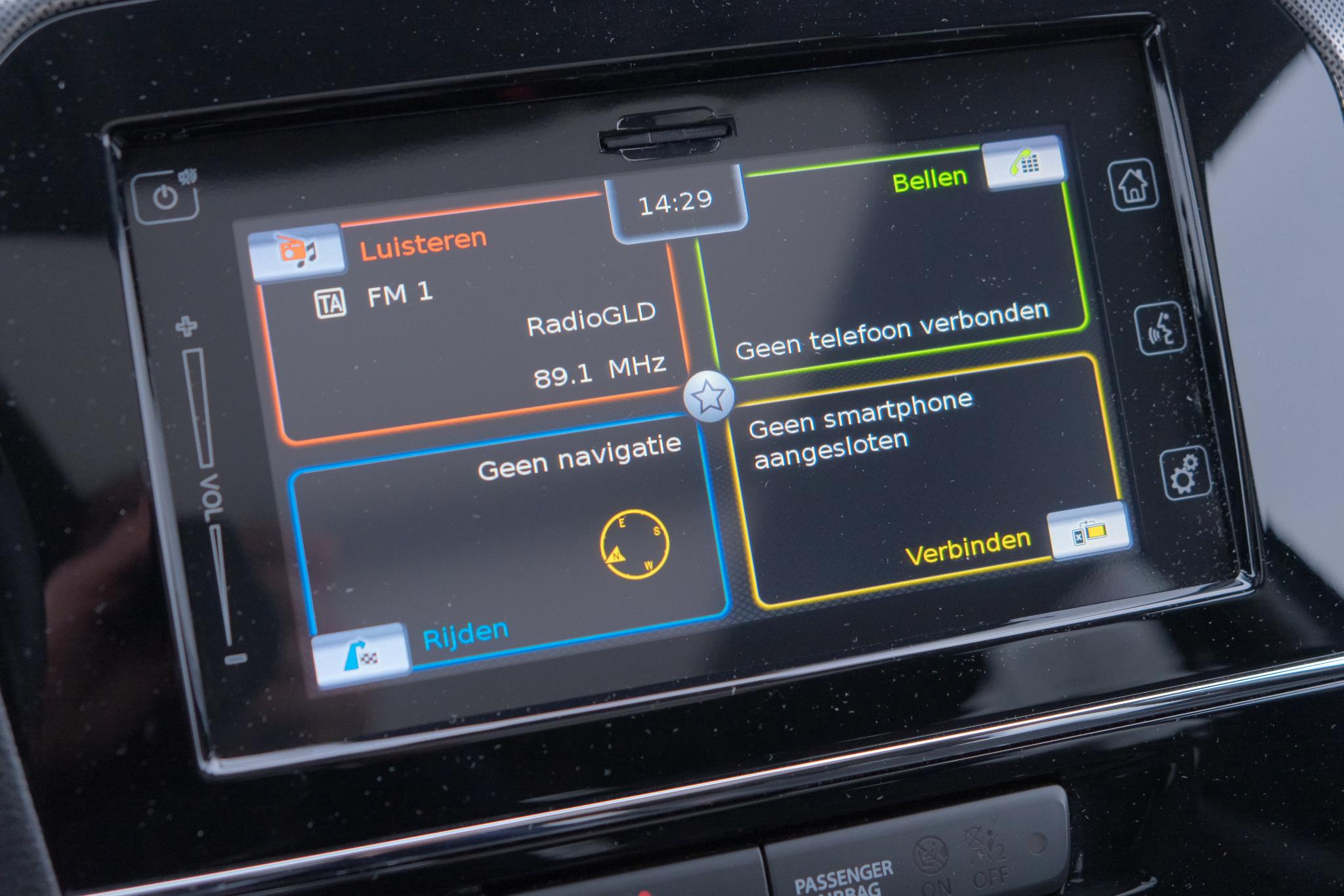 Suzuki Vitara 1.4 Boosterjet 130pk Style Smart Hybrid | Navi | App Connect | Climate | Adaptive Cruise | Panoramadak | Camera | Keyless | Blind Spot afbeelding 27