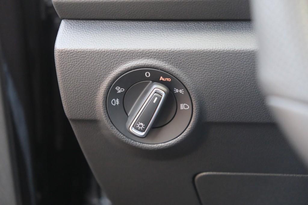 Volkswagen T-Roc 1.5 TSi 150pk DSG R-Line Black Edition | Black Style | App Connect | Panoramadak | Camera | Keyless | Elektrische Achterklep | Matrix LED | Winter Pakket afbeelding 24