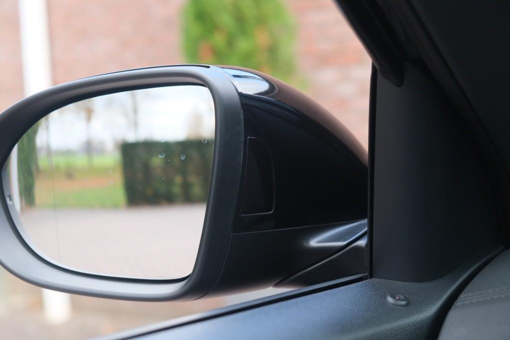 Volkswagen T-Roc 1.5 TSi 150pk DSG R-Line Black Edition | Black Style | App Connect | Panoramadak | Camera | Keyless | Elektrische Achterklep | Matrix LED | Winter Pakket afbeelding 25