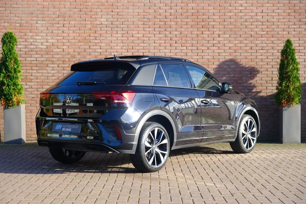 Volkswagen T-Roc 1.5 TSi 150pk DSG R-Line Black Edition | Black Style | App Connect | Panoramadak | Camera | Keyless | Elektrische Achterklep | Matrix LED | Winter Pakket afbeelding 29