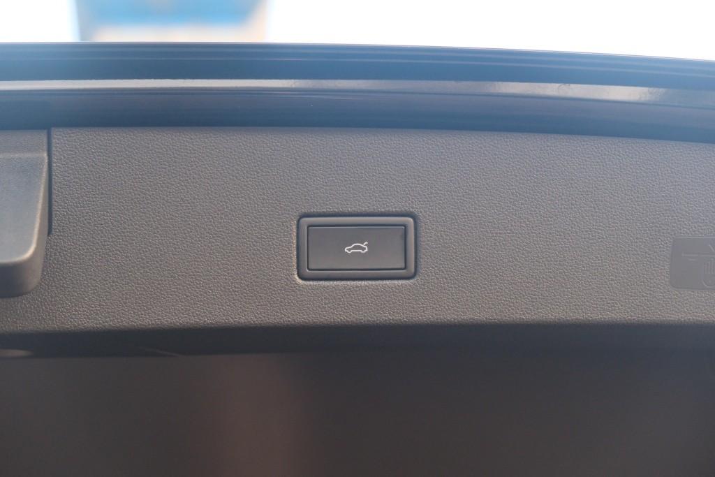 Volkswagen T-Roc 1.5 TSi 150pk DSG R-Line Black Edition | Black Style | App Connect | Panoramadak | Camera | Keyless | Elektrische Achterklep | Matrix LED | Winter Pakket afbeelding 31