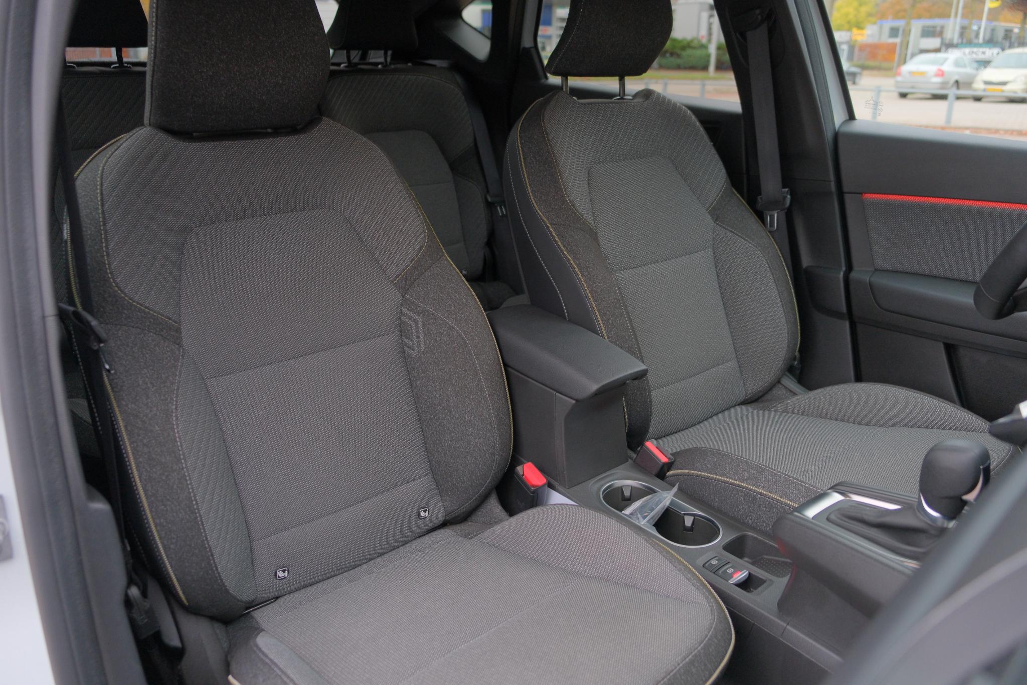 Renault Captur 1.3 TCe 160pk EDC Techno | App Connect | Climate | Cruise | Camera | Keyless | PDC afbeelding 6