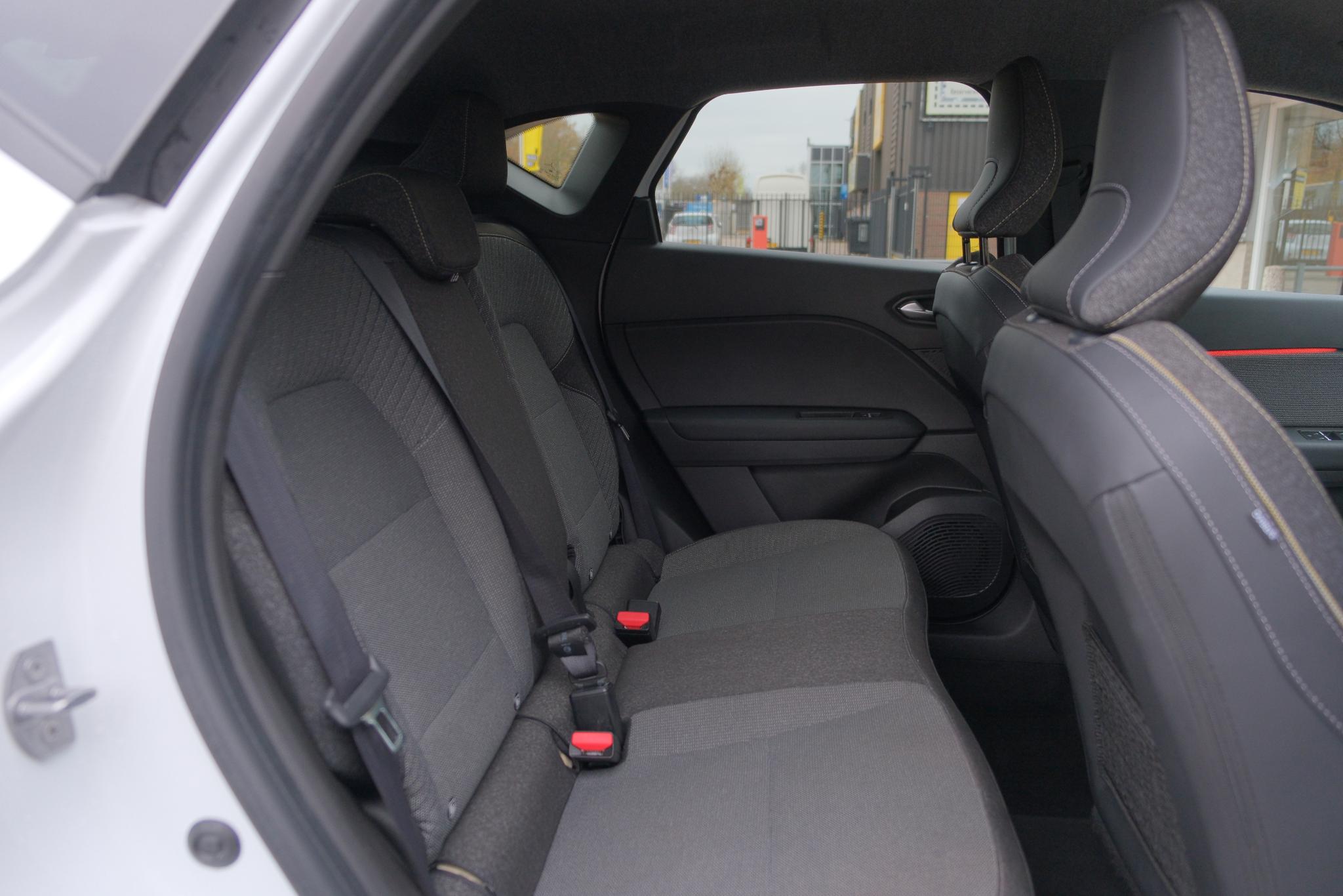 Renault Captur 1.3 TCe 160pk EDC Techno | App Connect | Climate | Cruise | Camera | Keyless | PDC afbeelding 7